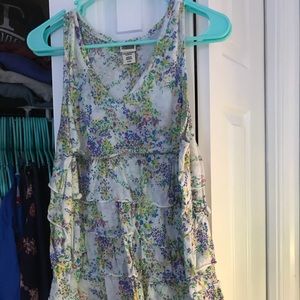 white ruffle flower top